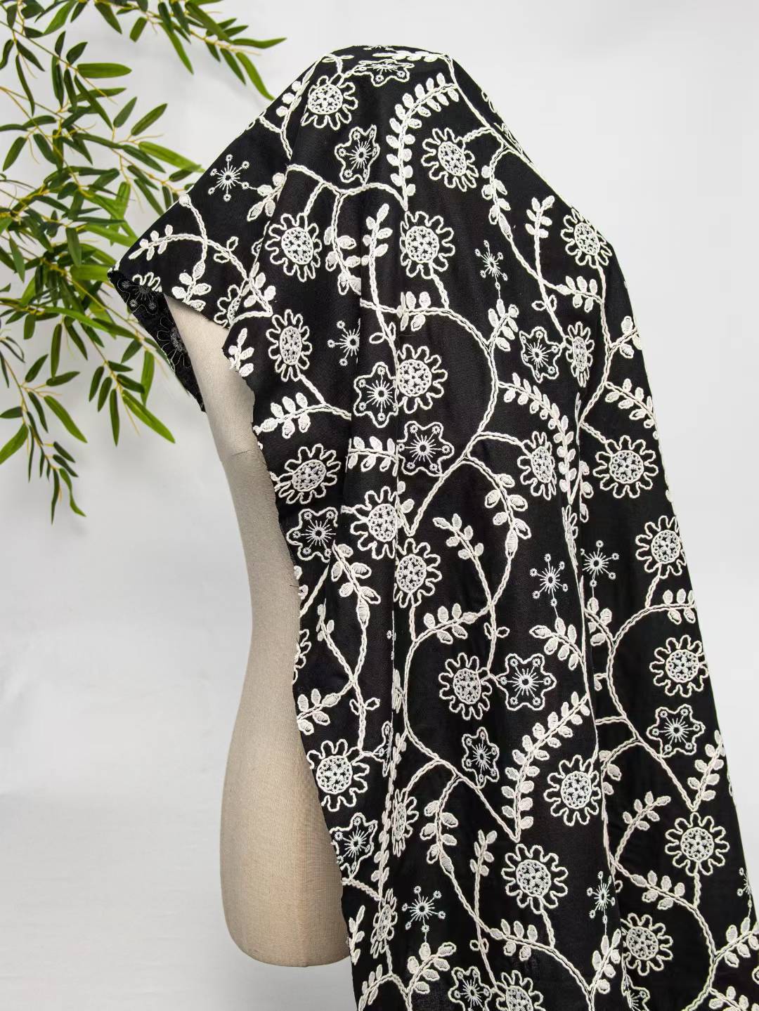 Vintage full-width embroidered - Vintage Sewing Textile 评论和价格